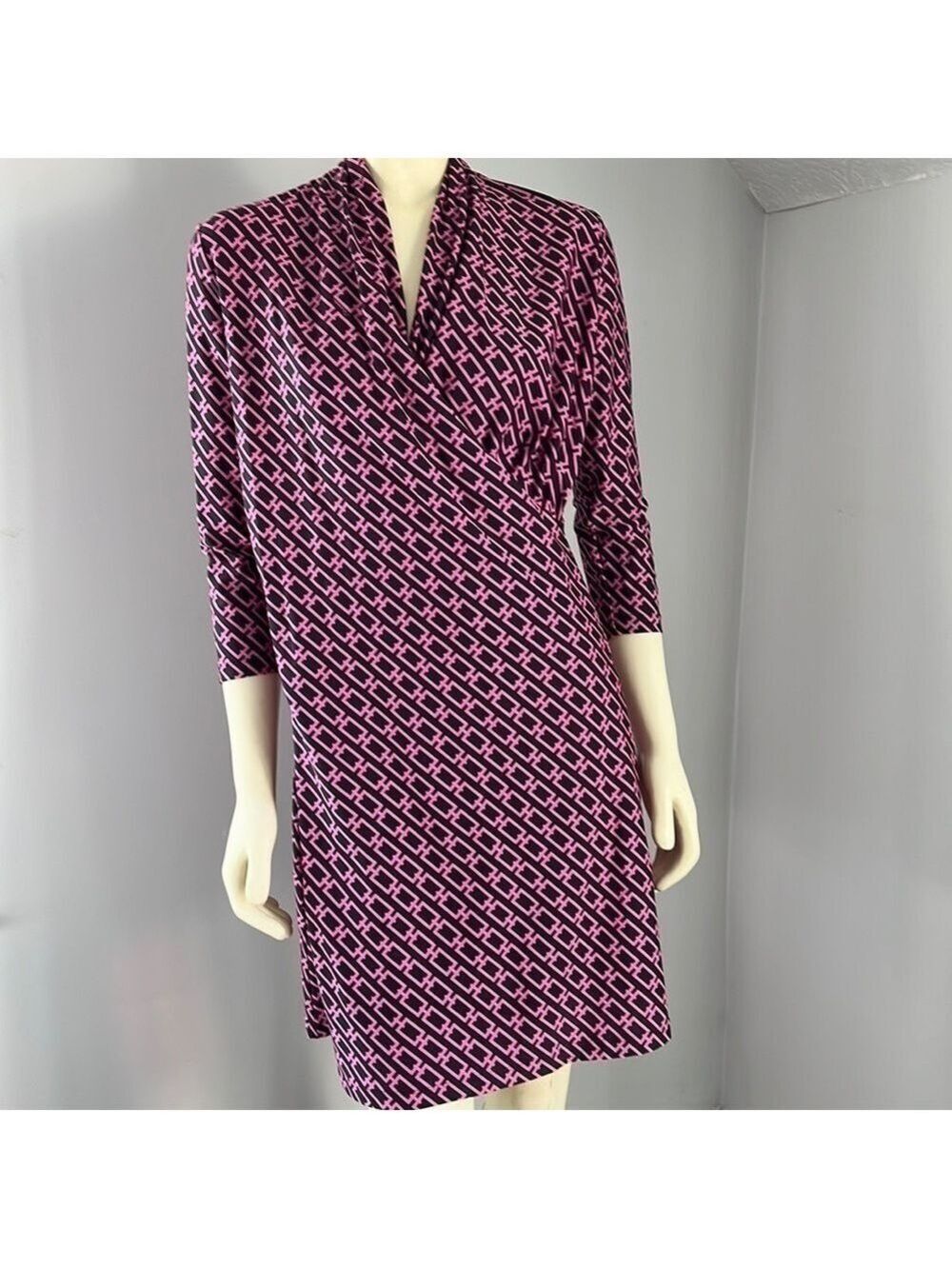MELLY M faux-wrap style dress 3/4-length sleeves Navy Pink Chainlink M